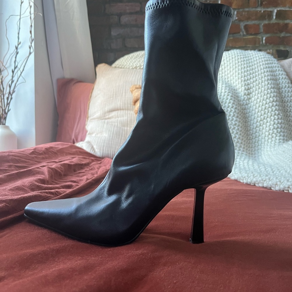 Steve Madden Mid Ankle Leather Booties.